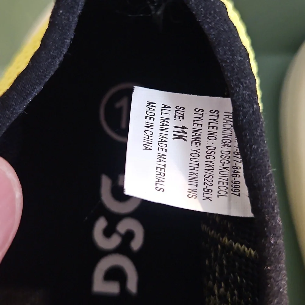 DSG Direct Youth Knit Water Shoes: BLACK/VOLT: NEW WITH TAGS: SIZE 11